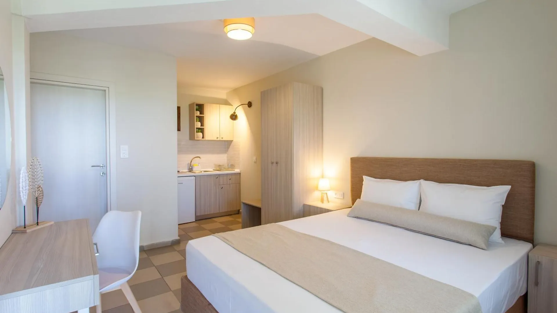 ** Aparthotel Maistrali Beach Studios Gerakini Greece